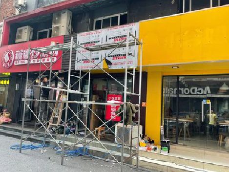 桂平制作广告招牌如何避免它发黄？